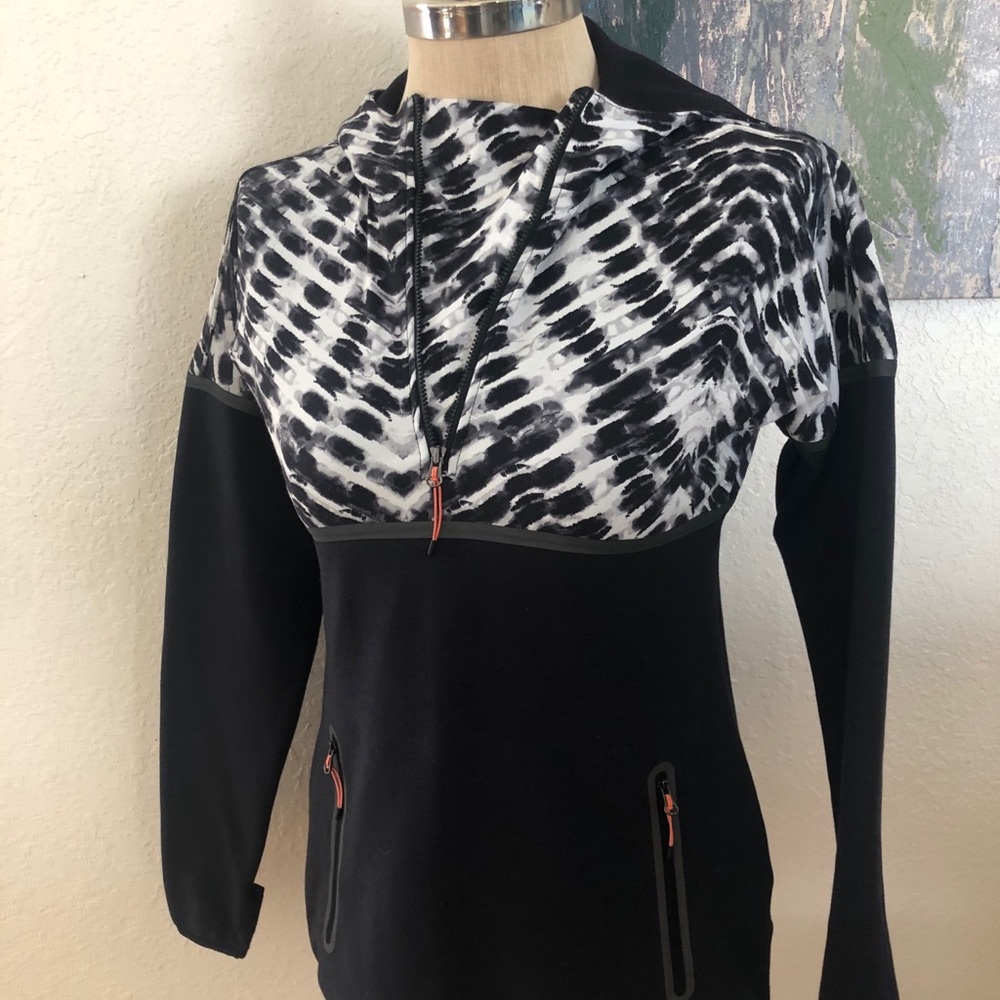 SAUCONY White/Black 1/4 Zip Pullover